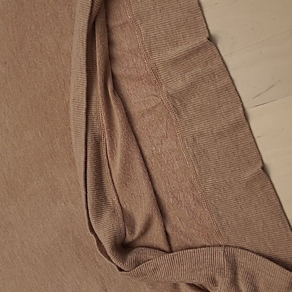 LIKE NEW Victoria's Secret Cream Colored Sherpa Faux Fur Lined Hoodie Modal - Picture 6 of 12